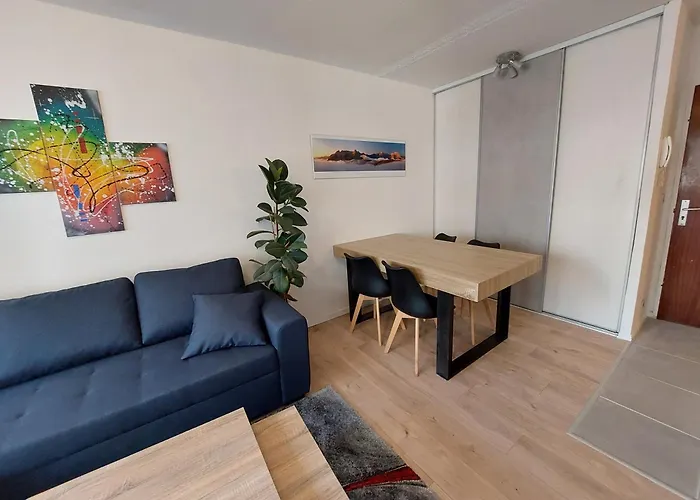 Le Cazaubon T2 Pkg Halles Et Foirail